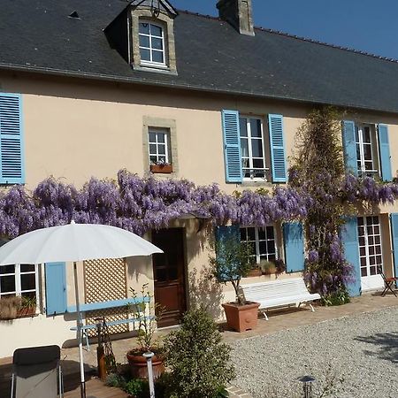 Les Volets Bleus Bed & Breakfast Saint-Martin-des-Entrees Exterior photo