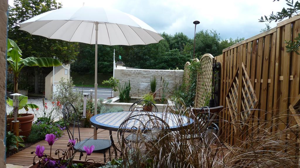 Les Volets Bleus Bed & Breakfast Saint-Martin-des-Entrees Exterior photo